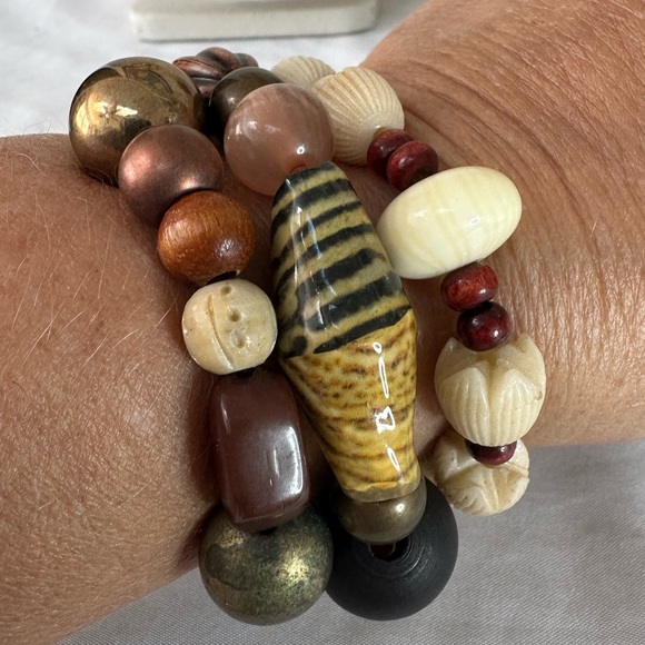 Set of 3 stretch style Chicos bead bracelets - Picture 5 of 8